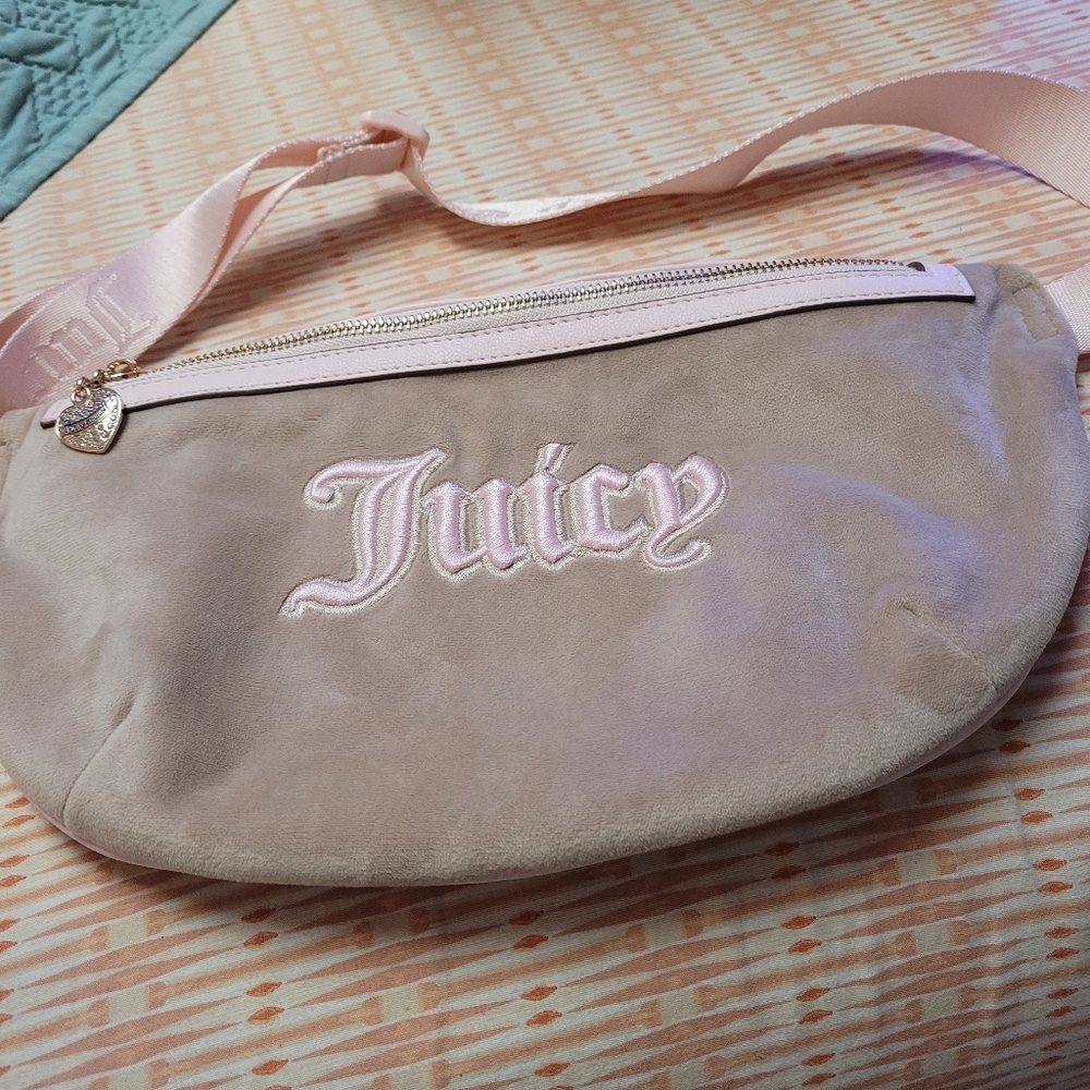 JUICY COUTURE QUEEN OF EVERYTHING FANNY PACK SLING CROSSBODY PINK